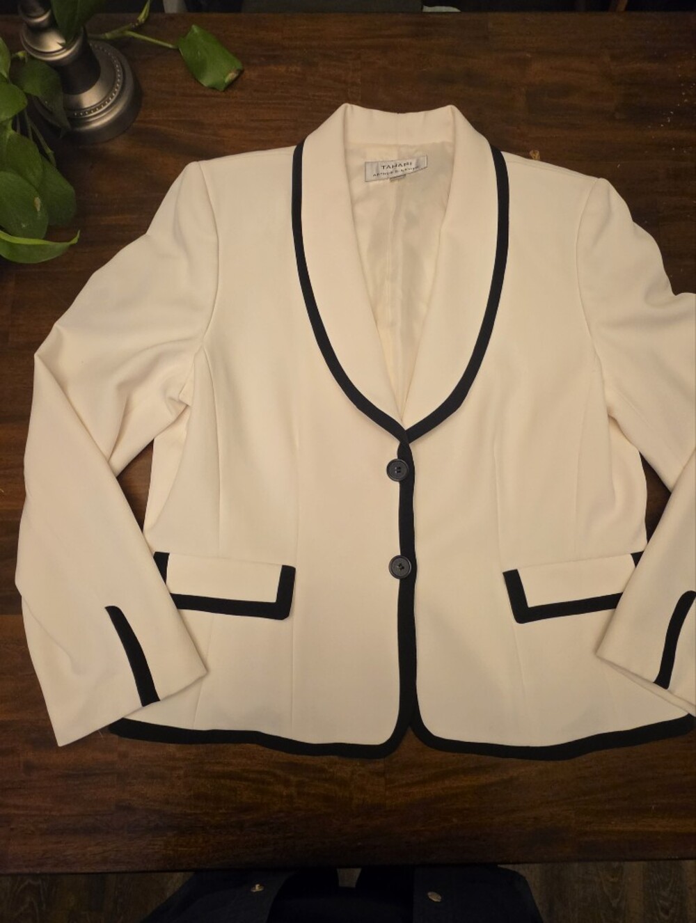 Tahari Arthur S. Levine Cream Blazer with Black Trim Contrast - Size 16